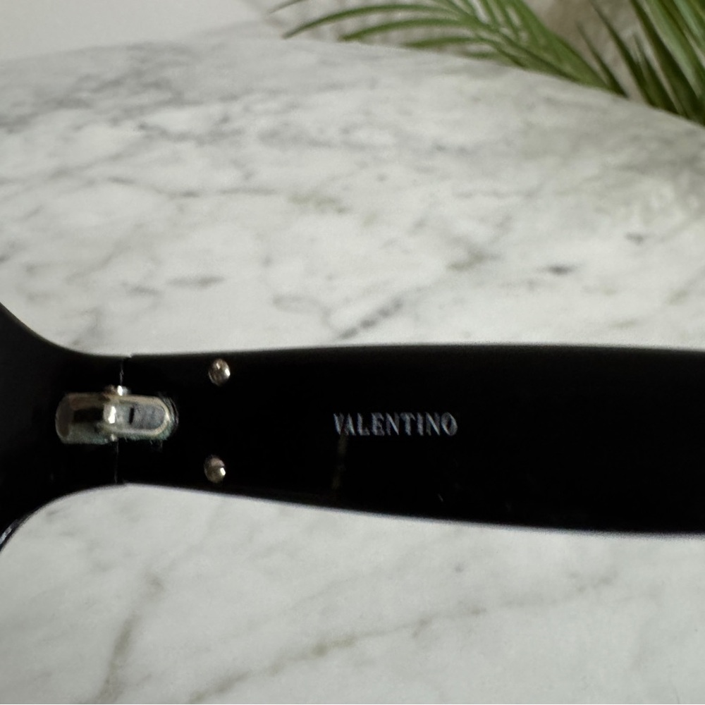Valentino Sunglasses Women’s - Picture 4 of 12